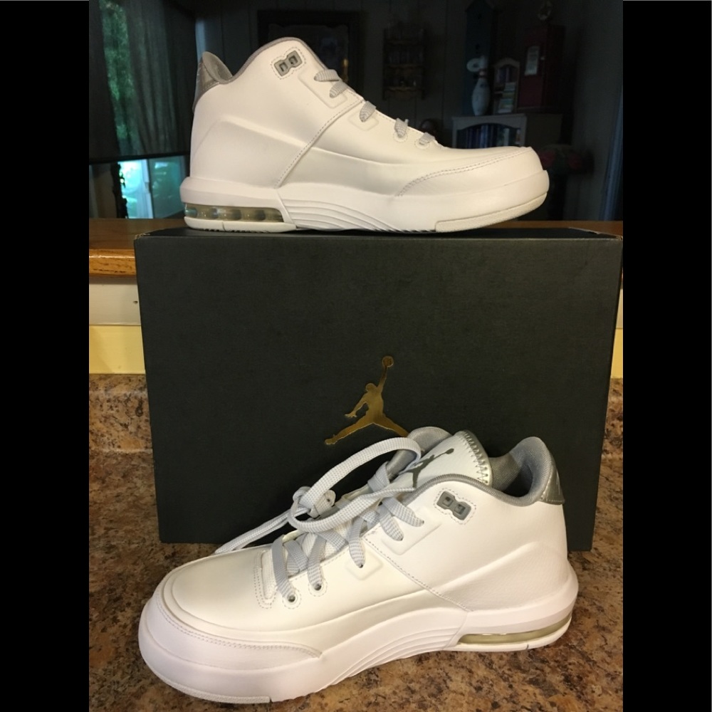 NIB Men’s Air Jordan Flight Sneakers Size 8